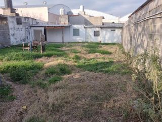 Foto 9 de Oportunidad para invertir, Barrio San Roque se vende casa y departamento a una cuadra de Ruta 20