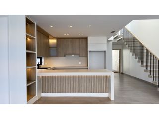 Foto 5 de DUPLEX MODERNO VISTA AL MAR EN URB CIUDAD DEL MAR, MANTA