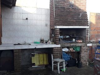 Foto 16 de LATORRE PROP. VENDE CHALET DE 5 AMBIENTES CON HERMOSO PARQUE -