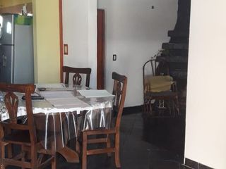 Foto 6 de LATORRE PROP. VENDE CHALET DE 5 AMBIENTES CON HERMOSO PARQUE -