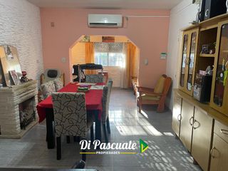 Venta Casa 4 Ambientes con Local, Patio y Cochera - Moreno Norte