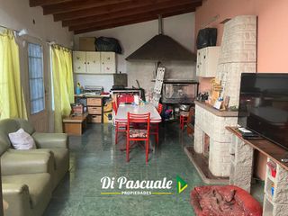 Venta Casa 4 Ambientes con Local, Patio y Cochera - Moreno Norte