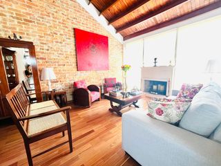 Foto 4 de casa en venta en la carolina. Cod V8317167