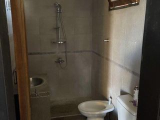 Casa en venta - 2 dormitorios 1 baño - cochera - 295mts2 - Los Hornos, La Plata