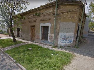 Casa en venta - 2 dormitorios 1 baño - cochera - 295mts2 - Los Hornos, La Plata