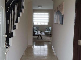 Foto 2 de Venta de Casa esquinera  Modelo Acuarela en Urb. Casa Laguna,cerca riocentro Dorado- Vía a Samborondon