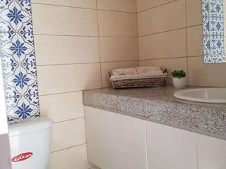 Foto 3 de Venta de Casa esquinera  Modelo Acuarela en Urb. Casa Laguna,cerca riocentro Dorado- Vía a Samborondon