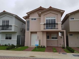 Foto 21 de Venta de Casa esquinera  Modelo Acuarela en Urb. Casa Laguna,cerca riocentro Dorado- Vía a Samborondon