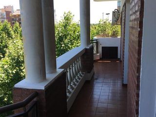 Piso 3 ambientes cochera balcon