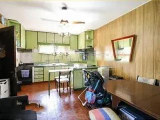 PH en venta - 3 Dormitorios 2 Baños - 265Mts2 - San Fernando