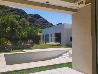 Venta. Casa 4 dormitorios. San Luis, Country Los Quebrachos I