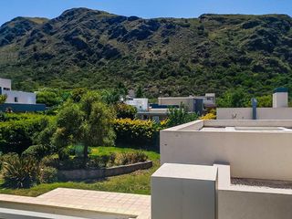 Venta. Casa 4 dormitorios. San Luis, Country Los Quebrachos I