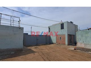 Foto 4 de Primer Nivel: Oficina con medio baño, escalera de acceso al segundo nivel, depósito, almacén con medio baño
Segundo Nivel: 2 Oficinas y un depósito