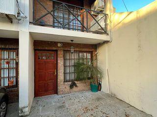 Duplex 4 amb patio cochera - Olivos