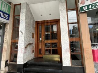 Foto 1 de VENTA DPTO 3 AMBIENTES CON DEPENDENCIA DE SERVICIO. QUILMES CENTRO