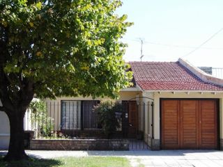 Foto 1 de Casa Venta Juncal 650 Temperley LOTE 8,66 X 48 APTA CREDITO