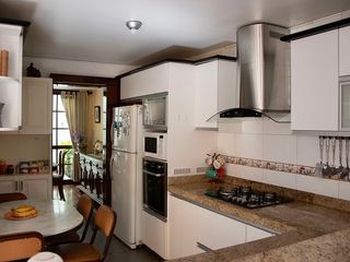 Foto 9 de EXCELENTE CASA EN CONDOMINIO SAN BORJA LISTA PARA HABITAR