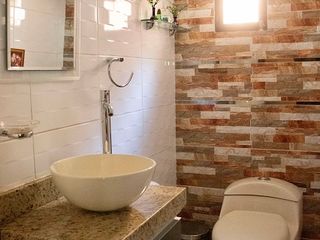 Foto 13 de EXCELENTE CASA EN CONDOMINIO SAN BORJA LISTA PARA HABITAR