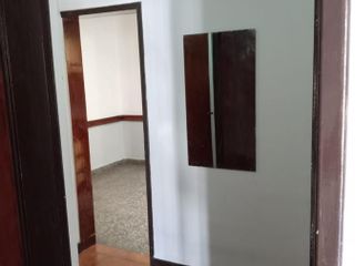 Venta Casa en Lanús Este  3 ambientes con Garaje y Fondo con Quincho