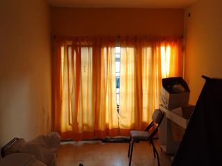 Foto 7 de Excelente inversor dos departamentos 3 ambientes en block.