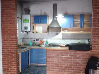 Foto 5 de Excelente inversor dos departamentos 3 ambientes en block.