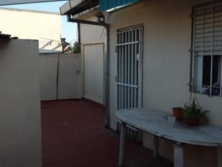 Foto 1 de Excelente inversor dos departamentos 3 ambientes en block.