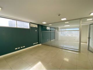 Foto 4 de edificio de oficinas de venta en manta