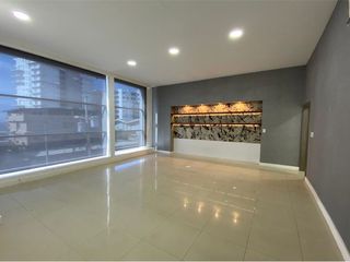 Foto 13 de edificio de oficinas de venta en manta