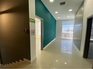Foto 6 de edificio de oficinas de venta en manta