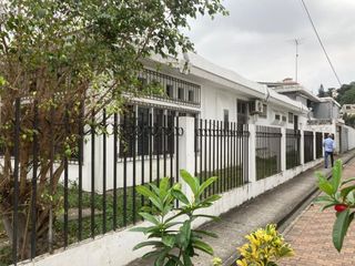 Casa en Venta Urdesa