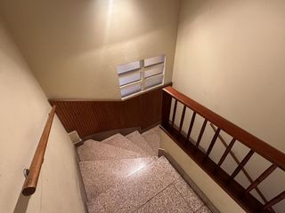 PH en venta / 1er piso por escalera / Sin expensas - COCHERA alquilada como LOCAL