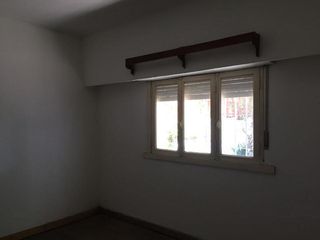 Casa en venta - 2 dormitorios 1 baño - 267mts2 - La Plata