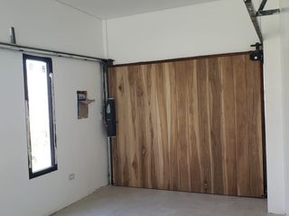 Foto 10 de CHALET DE 4 AMBIENTES DE CATEGORIA EN RUMENCO JOVEN, A ESTRENAR, VENDE Y PERMUTA
