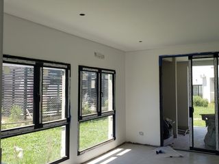 Foto 6 de CHALET DE 4 AMBIENTES DE CATEGORIA EN RUMENCO JOVEN, A ESTRENAR, VENDE Y PERMUTA