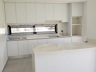 Foto 8 de CHALET DE 4 AMBIENTES DE CATEGORIA EN RUMENCO JOVEN, A ESTRENAR, VENDE Y PERMUTA