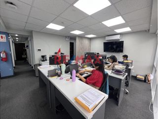Foto 8 de ****** Disponible a partir del 02 de Mayo****** 

En el exclusivo Edificio Corporativo CENTRUM, esta oficina ofrece la combinación perfecta de ubica