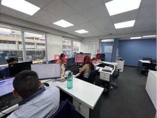 Foto 7 de ****** Disponible a partir del 02 de Mayo****** 

En el exclusivo Edificio Corporativo CENTRUM, esta oficina ofrece la combinación perfecta de ubica