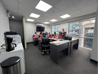 Foto 6 de ****** Disponible a partir del 02 de Mayo****** 

En el exclusivo Edificio Corporativo CENTRUM, esta oficina ofrece la combinación perfecta de ubica
