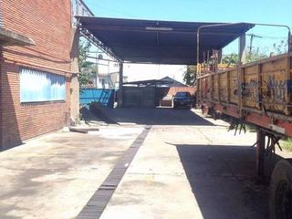 Depósito - Galpón c/ oficinas de 2500 m2 en Barracas - VENTA  CON RENTA -  CONSULTE