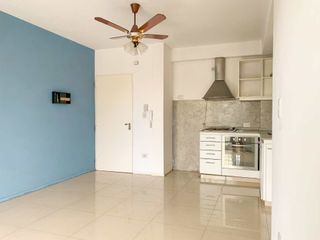 VENTA DEPARTAMENTO 2 AMBIENTES BALCÓN AL FRENTE.
