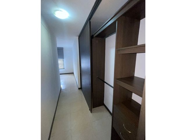 Venta de Apartamento de 78Mt2 en Hacienda, Sur de Cali 8409.