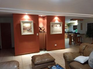 Excelente casa en venta 5 ambientes con cochera en Santa Maria de los Olivos -  Malvinas Argentinas