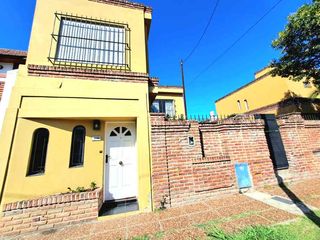 Casa PH en venta en Castelar Norte