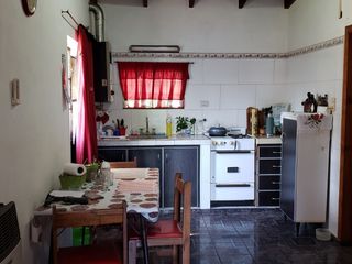 Foto 2 de VENDO CASA EN TOLOSA, LA PLATA.