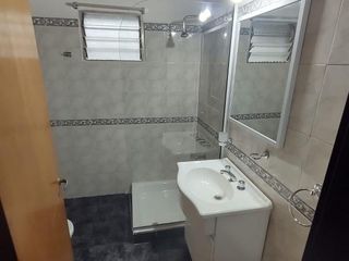 PH en venta - 3 dormitorios 1 baño - 140mts2 - Ituzaingó