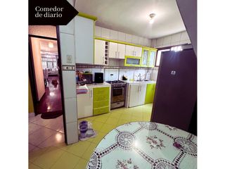 Foto 5 de VENDO LINDA CASA EN ESQUINA EN URB LA NORIA