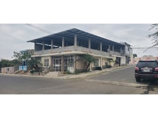 Foto 1 de En venta casa amplia sector Parroquia Eloy Alfaro Manta