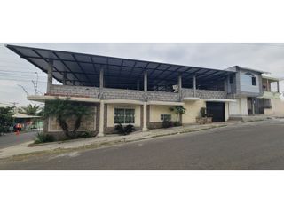 Foto 2 de En venta casa amplia sector Parroquia Eloy Alfaro Manta