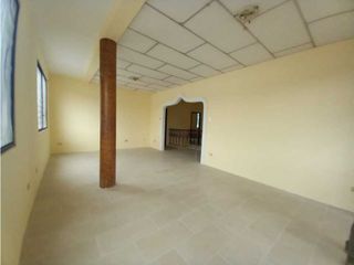Foto 2 de Vendo fabulosa casa esquinera (suite adicional+oficina)