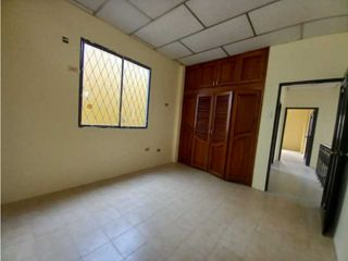 Vendo fabulosa casa esquinera (suite adicional+oficina)